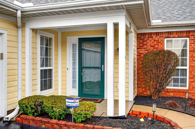 156 Orchard Oak Drive, Blacklick, OH 43004