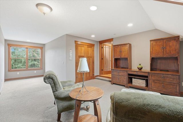 492 E Cove Road, Hudson, WI 54016