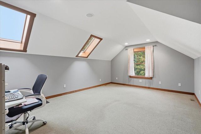 492 E Cove Road, Hudson, WI 54016