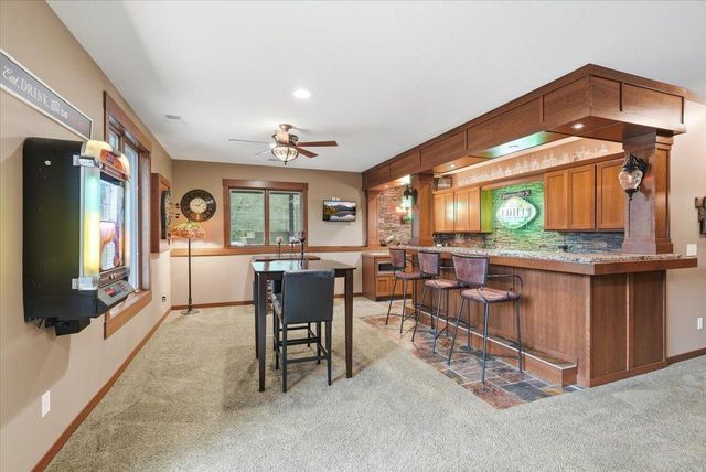 492 E Cove Road, Hudson, WI 54016