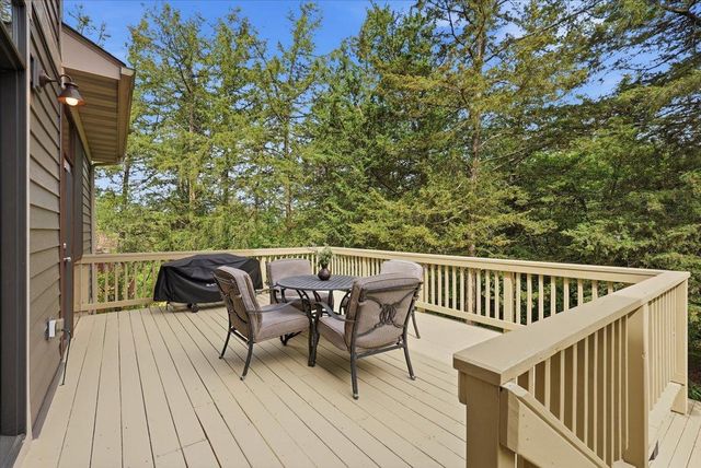 492 E Cove Road, Hudson, WI 54016