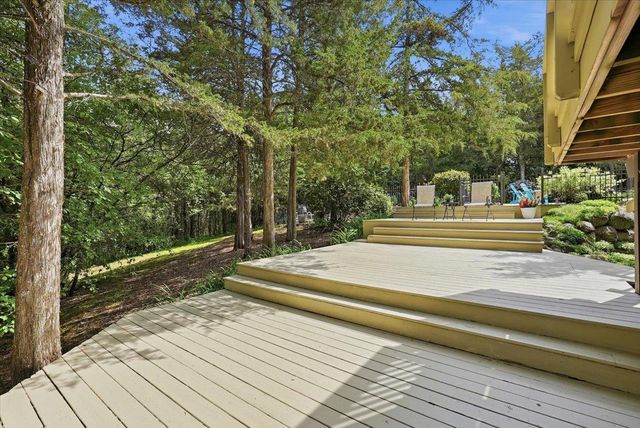 492 E Cove Road, Hudson, WI 54016
