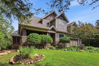 492 E Cove Road, Hudson, WI 54016