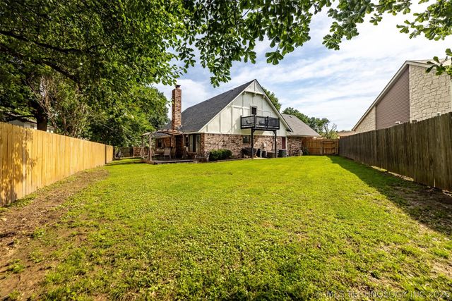 1626 S Beech Court, Broken Arrow, OK 74012