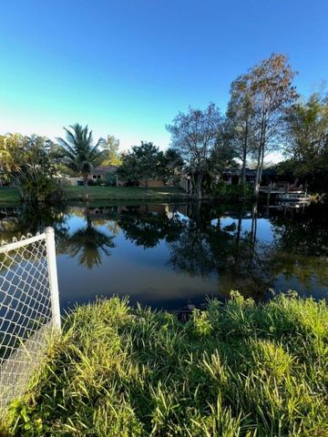 9199 SW 49th Place, Cooper City, FL 33328