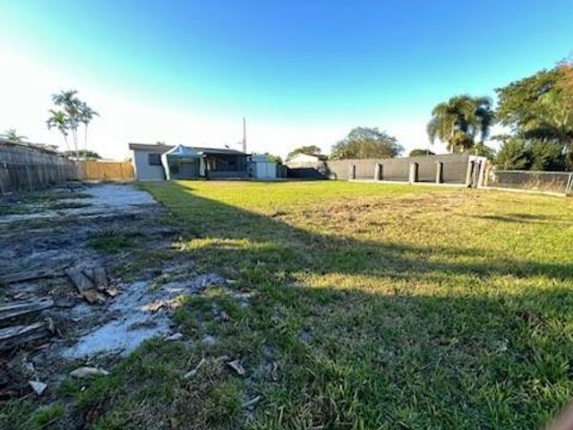 9199 SW 49th Place, Cooper City, FL 33328