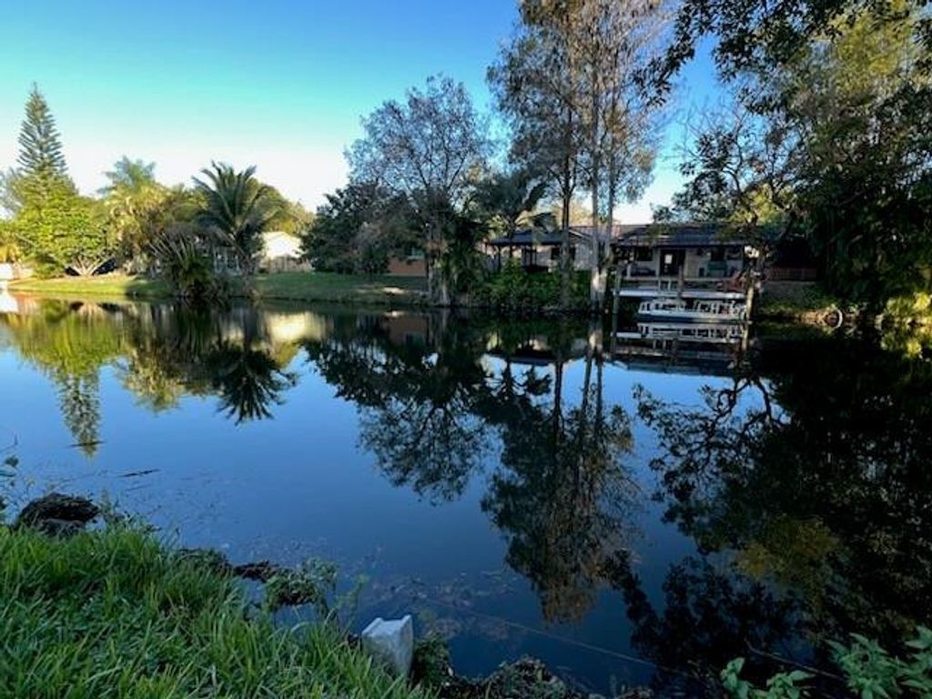 9199 SW 49th Place, Cooper City, FL 33328