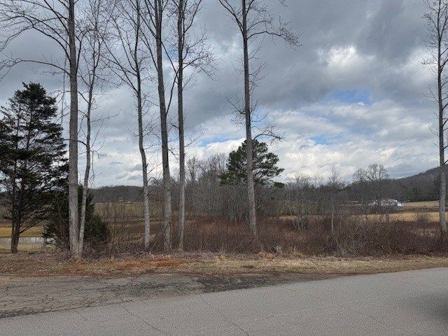 1 & 1A Sneaking Creek Drive, Hayesville, NC 28904