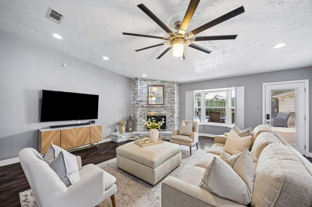 10907 Overbrook Lane, Houston, TX 77042