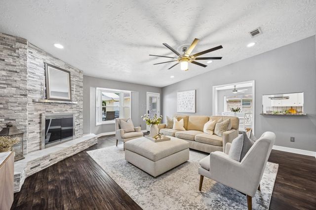 10907 Overbrook Lane, Houston, TX 77042