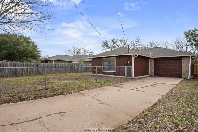 4752 Brompton Lane, Bryan, TX 77802