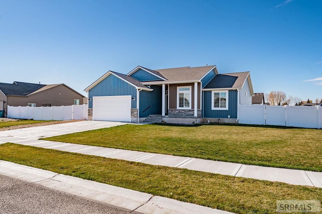 4317 Barcelona Ave, Idaho Falls, ID 83401