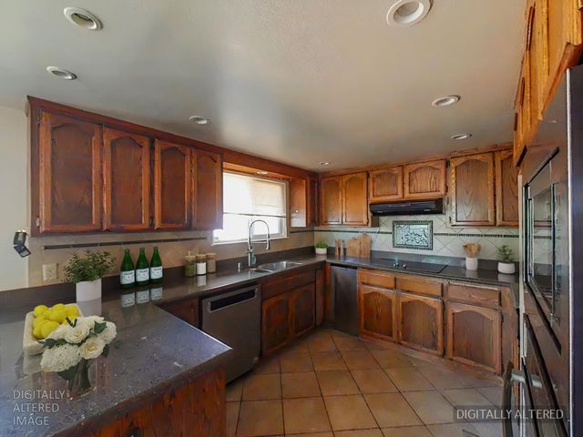3995 Valley Vista Dr, Camino, CA 95709