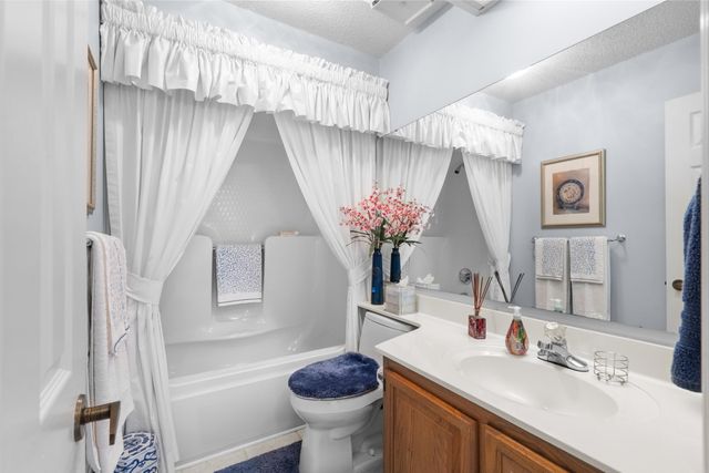 3877 Myrtle Pointe Dr, Myrtle Beach, SC 29577