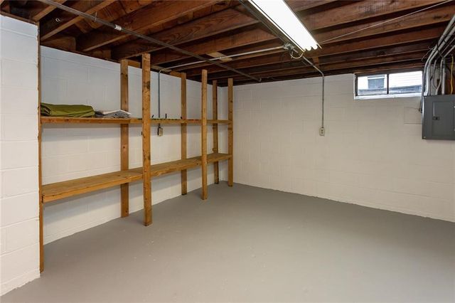 5733 College Avenue, Des Moines, IA 50310