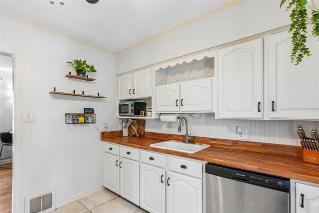 5733 College Avenue, Des Moines, IA 50310