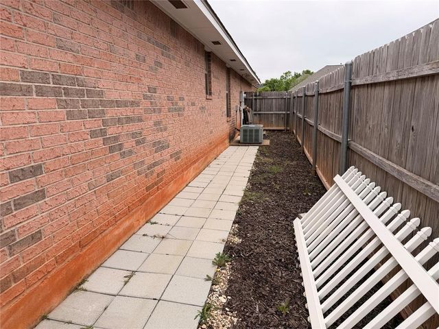 2809 NW 169TH Street, Edmond, OK 73012