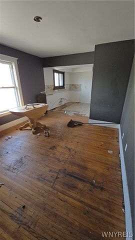 729 Main Street, Niagara Falls, NY 14301