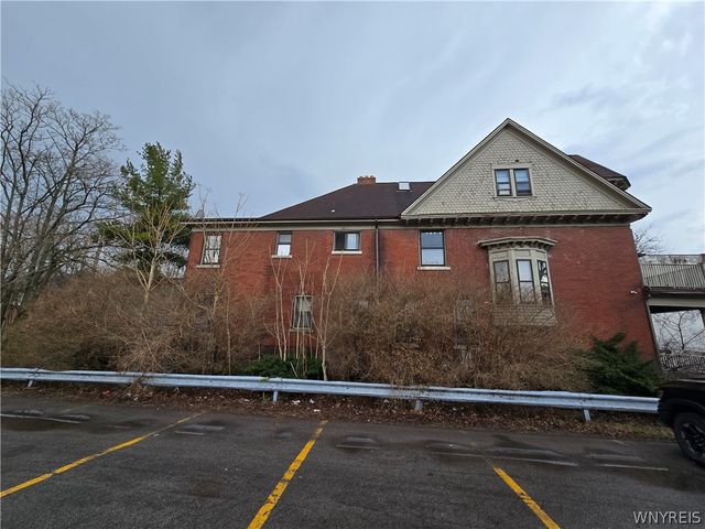 729 Main Street, Niagara Falls, NY 14301