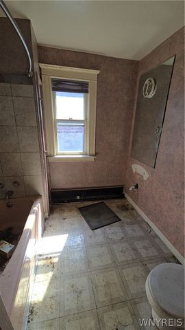 729 Main Street, Niagara Falls, NY 14301