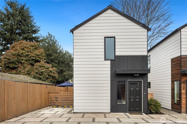 820 B S Rose Street, Seattle, WA 98108