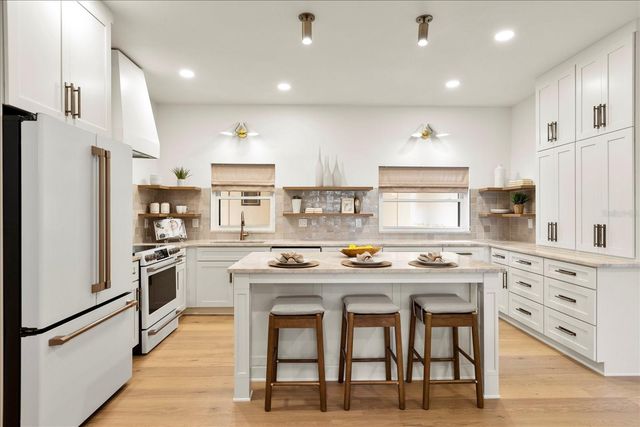 535 N INTERLACHEN AVENUE 106, Winter Park, FL 32789