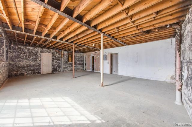 15523 Mack Avenue, Detroit, MI 48224