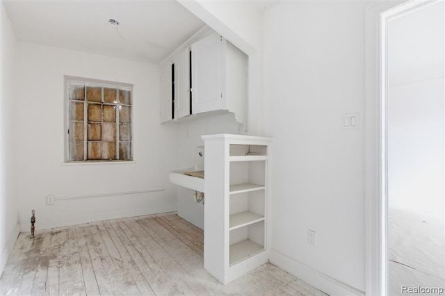 15523 Mack Avenue, Detroit, MI 48224