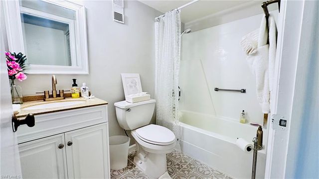 1580 Pine Valley DR # 317, Fort Myers, FL 33907
