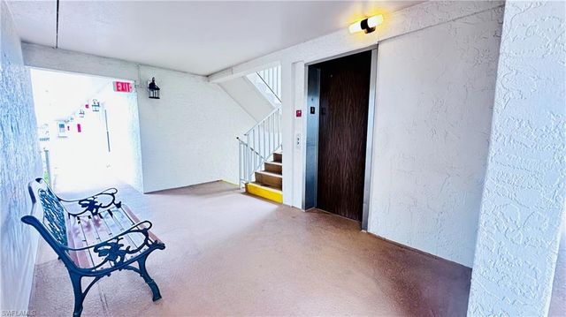 1580 Pine Valley DR # 317, Fort Myers, FL 33907