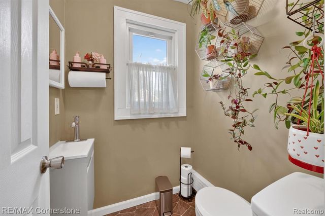 4040 Longtin Avenue, Lincoln Park, MI 48146