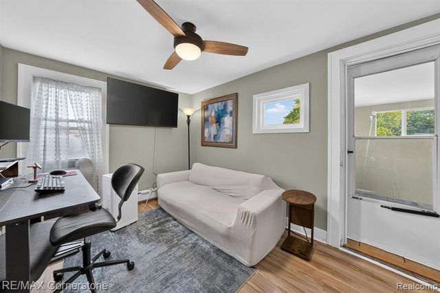 4040 Longtin Avenue, Lincoln Park, MI 48146