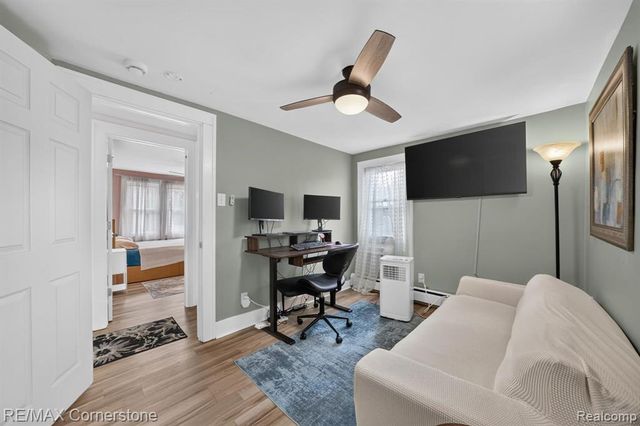 4040 Longtin Avenue, Lincoln Park, MI 48146