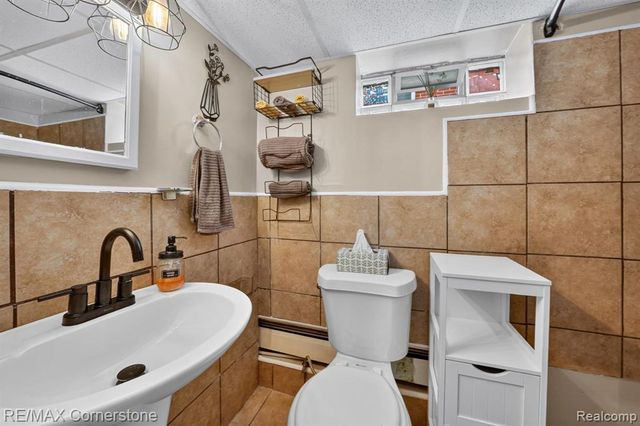 4040 Longtin Avenue, Lincoln Park, MI 48146