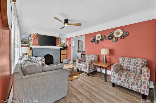 4040 Longtin Avenue, Lincoln Park, MI 48146