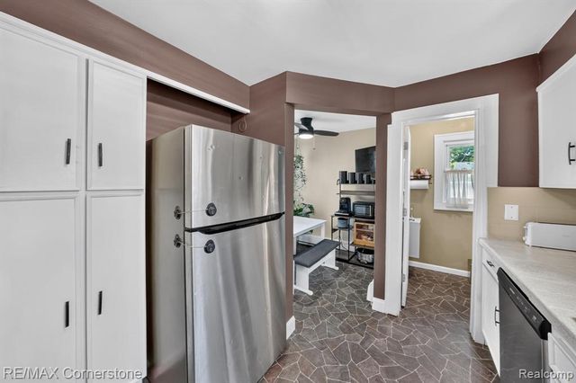 4040 Longtin Avenue, Lincoln Park, MI 48146