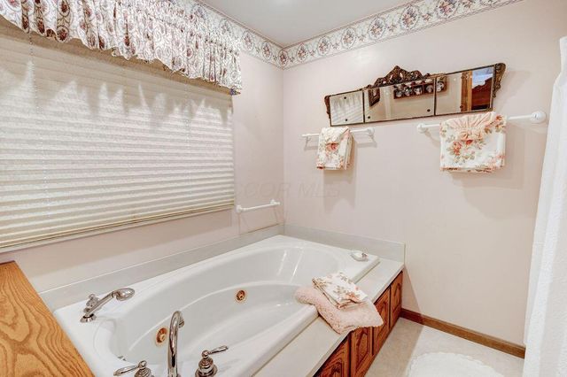 14569 Douglas Lane Road, Centerburg, OH 43011