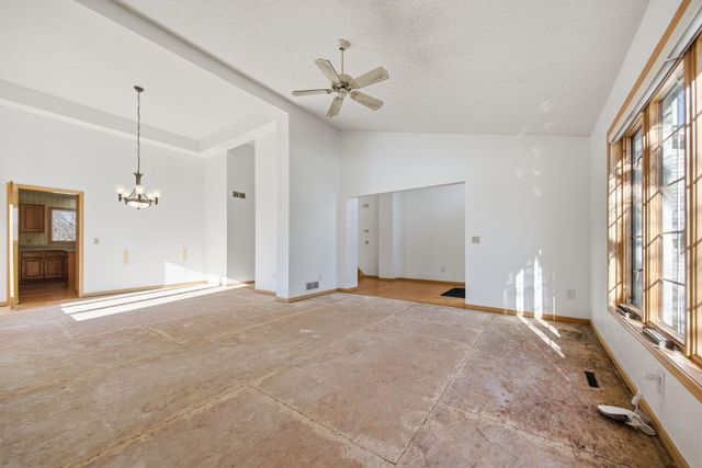 16657 Hutchinson Drive, Lakeville, MN 55044