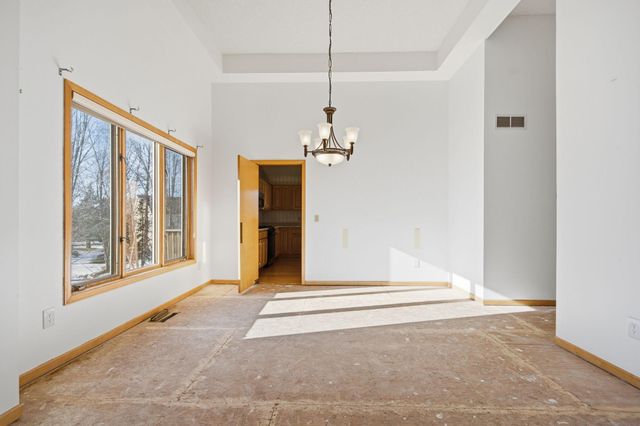 16657 Hutchinson Drive, Lakeville, MN 55044