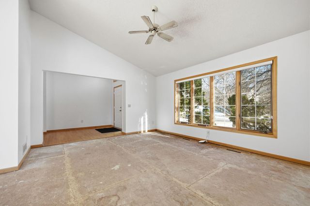 16657 Hutchinson Drive, Lakeville, MN 55044