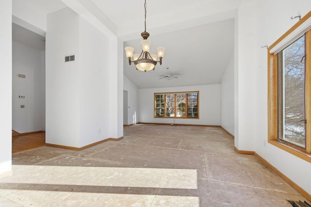 16657 Hutchinson Drive, Lakeville, MN 55044