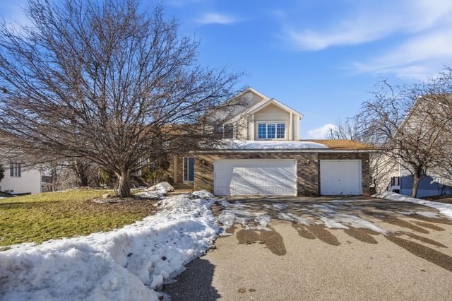 16657 Hutchinson Drive, Lakeville, MN 55044