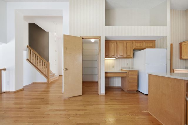 16657 Hutchinson Drive, Lakeville, MN 55044