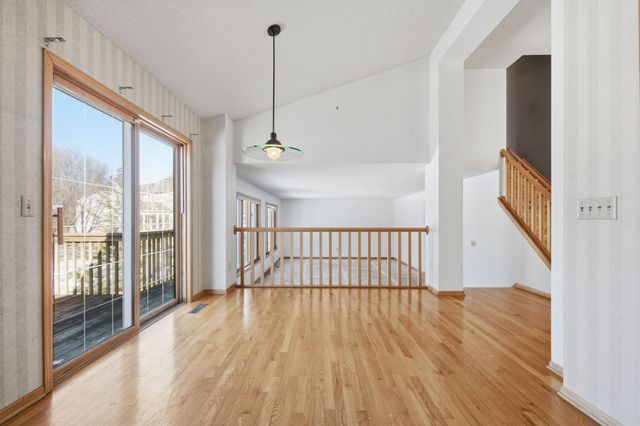 16657 Hutchinson Drive, Lakeville, MN 55044