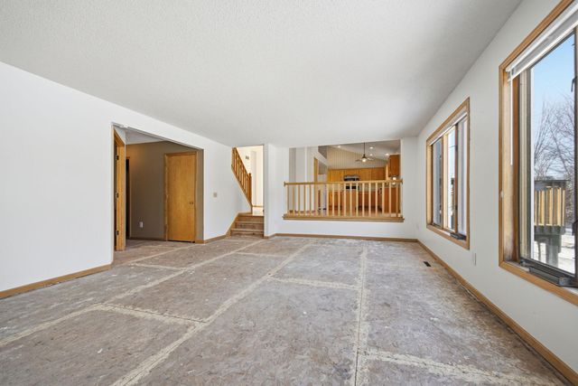 16657 Hutchinson Drive, Lakeville, MN 55044