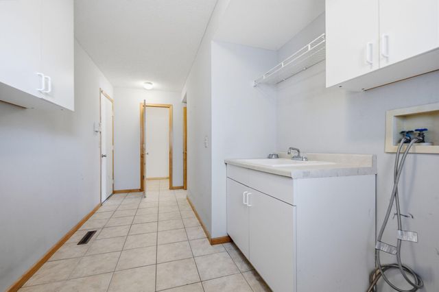 16657 Hutchinson Drive, Lakeville, MN 55044