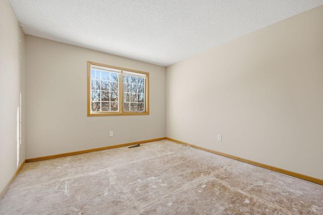 16657 Hutchinson Drive, Lakeville, MN 55044