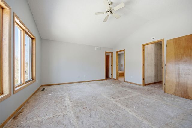 16657 Hutchinson Drive, Lakeville, MN 55044