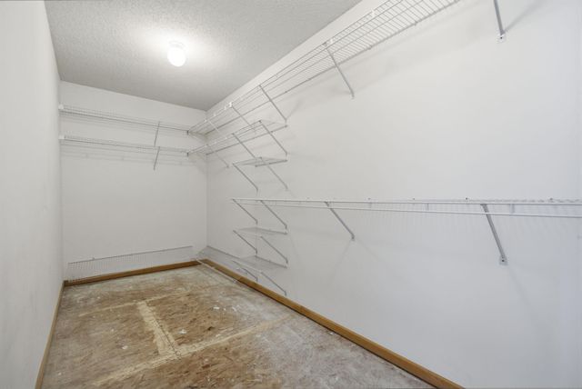 16657 Hutchinson Drive, Lakeville, MN 55044