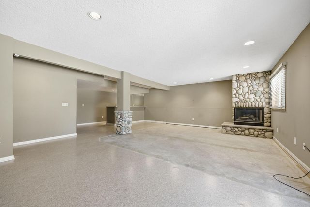 16657 Hutchinson Drive, Lakeville, MN 55044